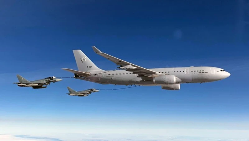 La MRTT proporciona transporte estrat�gico, reabastecimiento de combustible en vuelo y capacidades de evacuaci�n m�dica a los pa�ses participantes.
